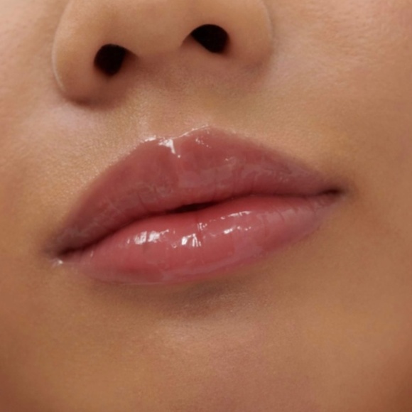 Nourishing Vanilla Lip Night Mask - Picture 2 of 3